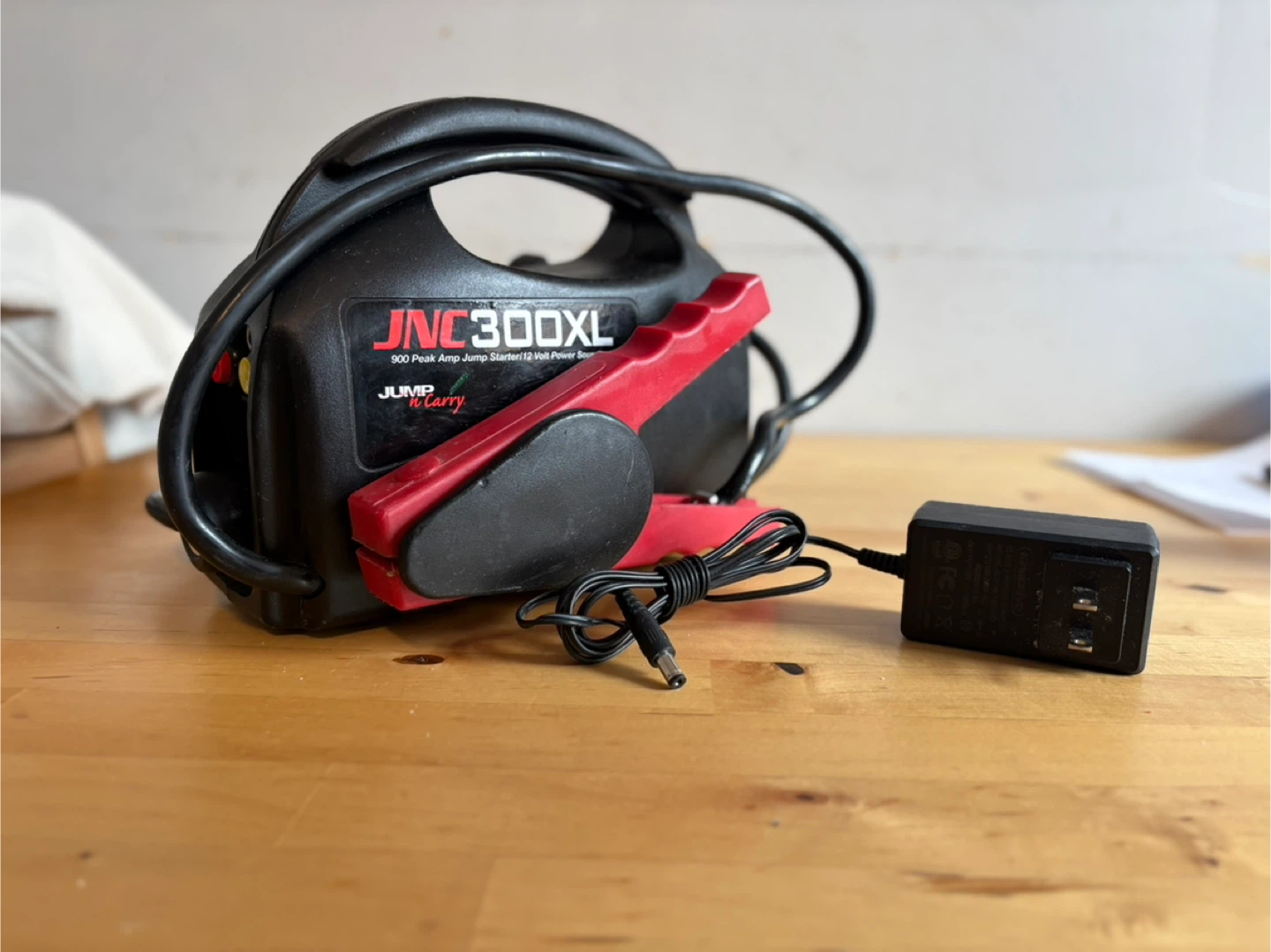 JNC300XL 900 Peak Amp Jump Starter & 12 Volt Power Source