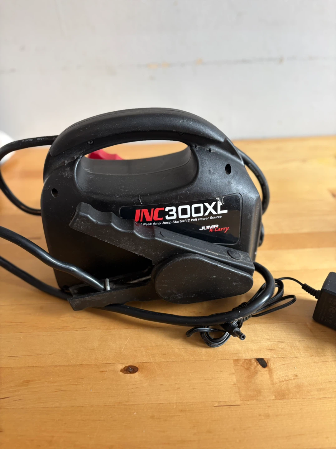 JNC300XL 900 Peak Amp Jump Starter & 12 Volt Power Source - photo 3