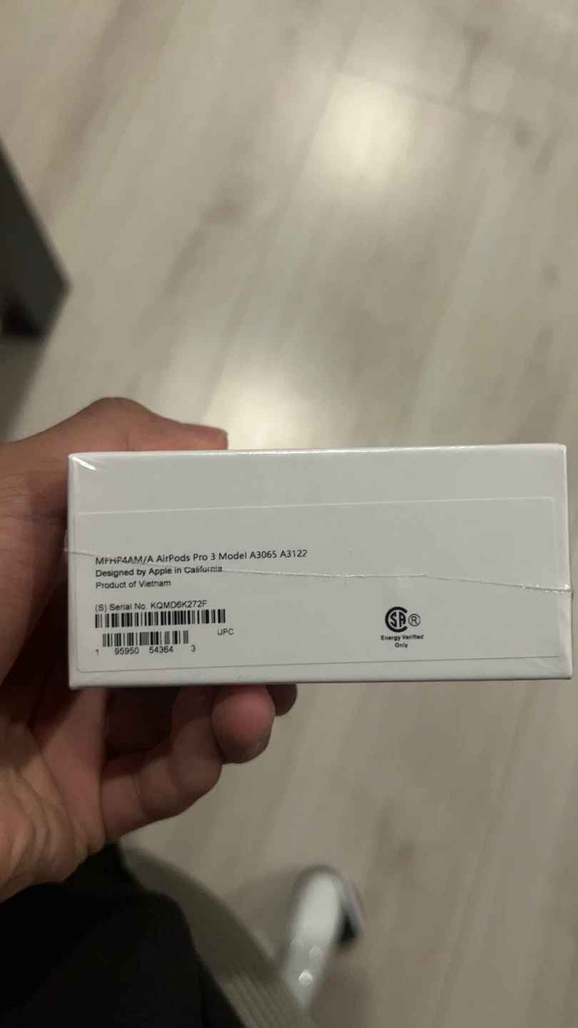 Apple AirPods Pro 3rd Generation - photo 2