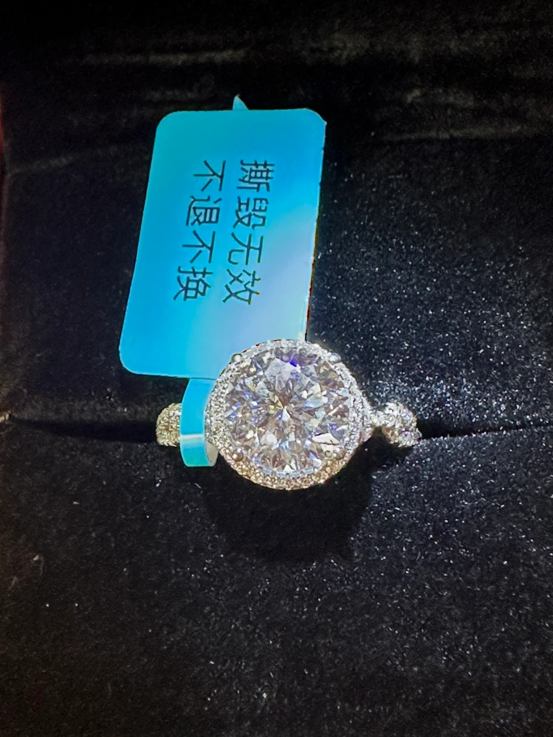 3-carat moissanite Round Brilliant Diamond Ring