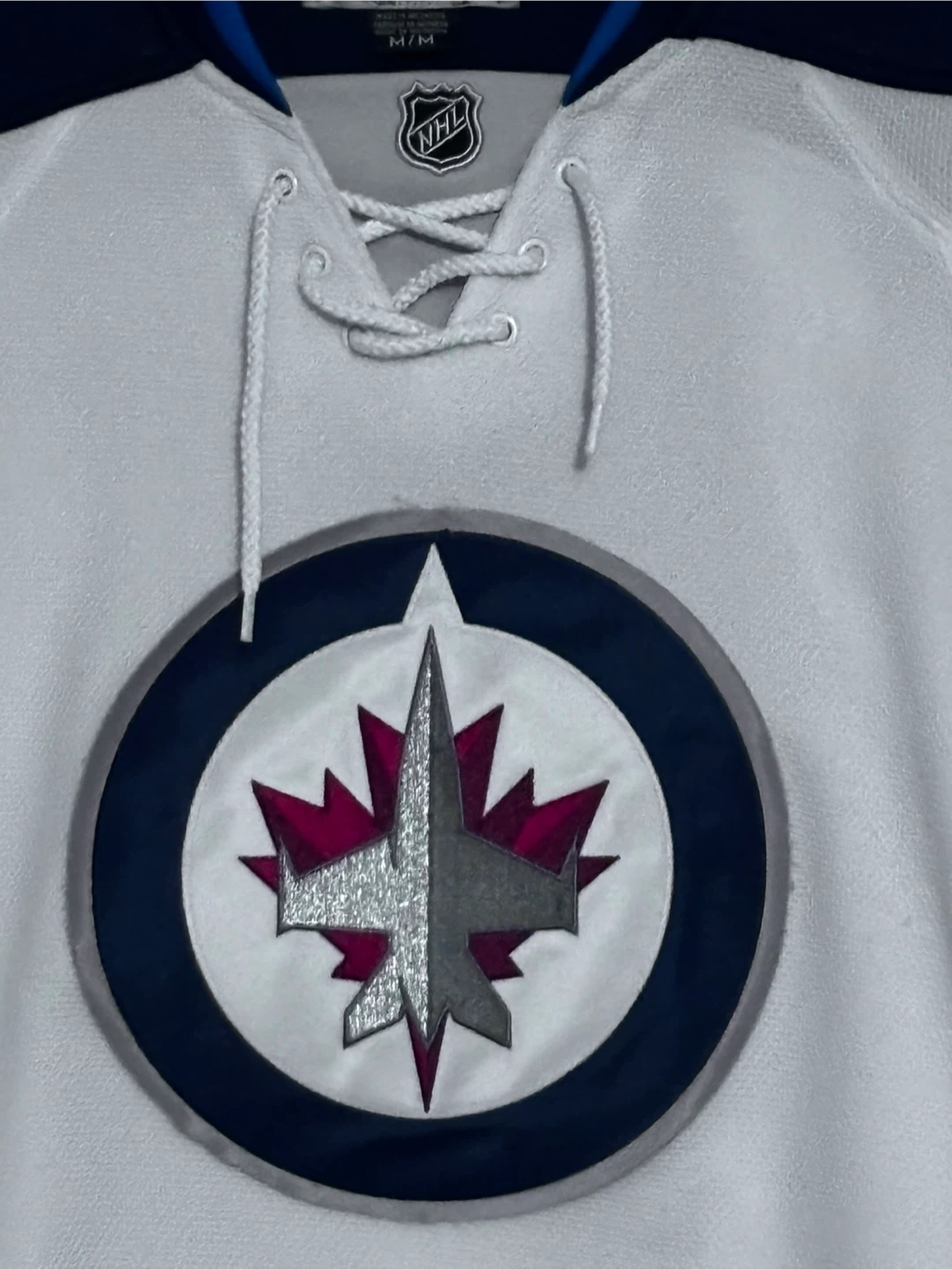 Reebok Winnipeg Jets NHL Jersey (women’s medium) - photo 2