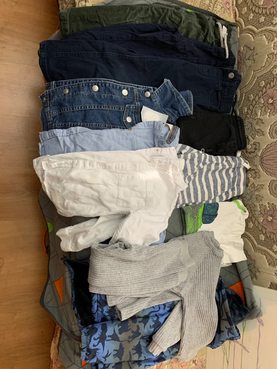 Huge Lot  of boys clothes zara, H&MSize 3-4 Years