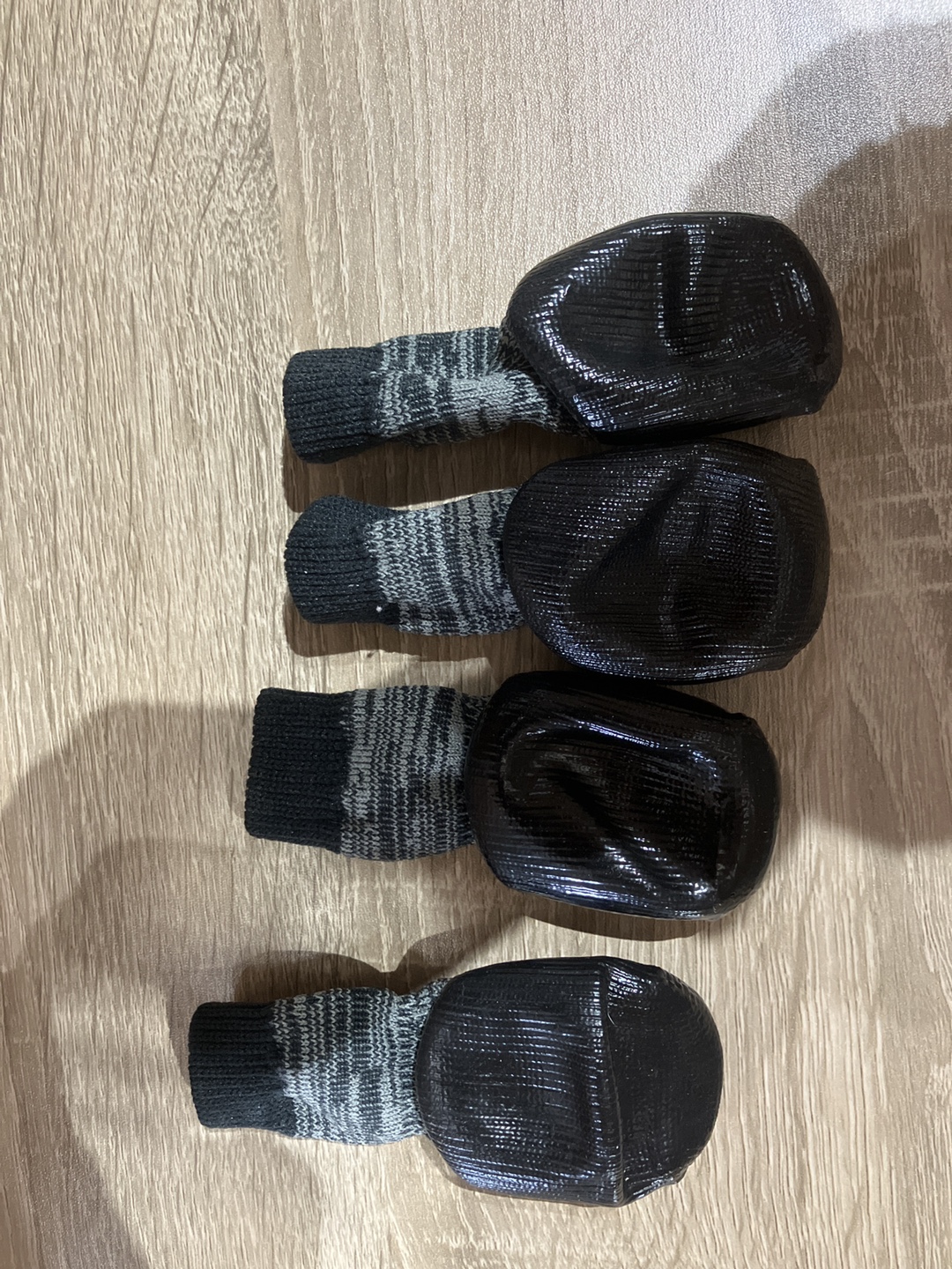 4x Dog Paw Protectors Traction Socks - photo 2