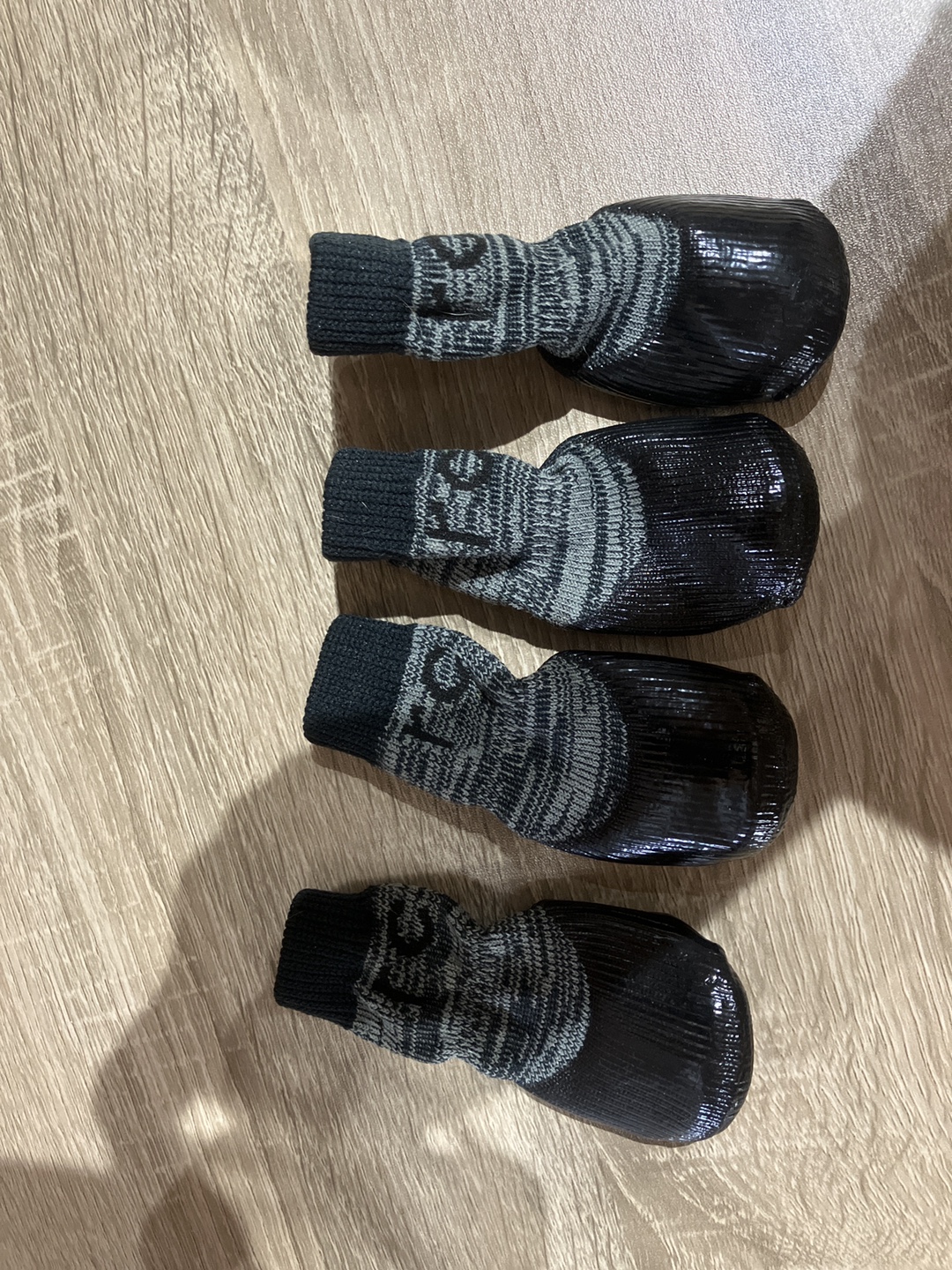 4x Dog Paw Protectors Traction Socks