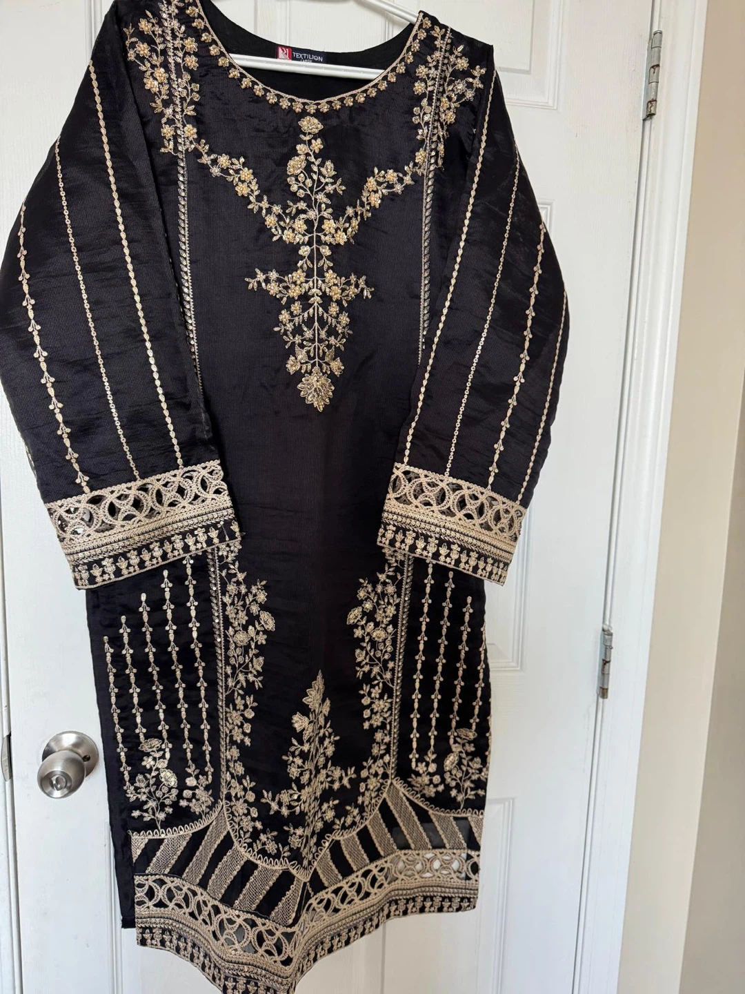 Black Embroidered Kurti with Dupatta - photo 2
