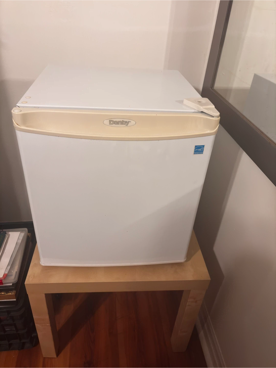 Danby Compact Mini Fridge - photo 2