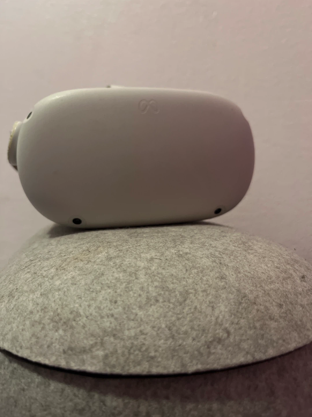 Meta Quest 2 VR Headset with Controllers and Case - photo 2