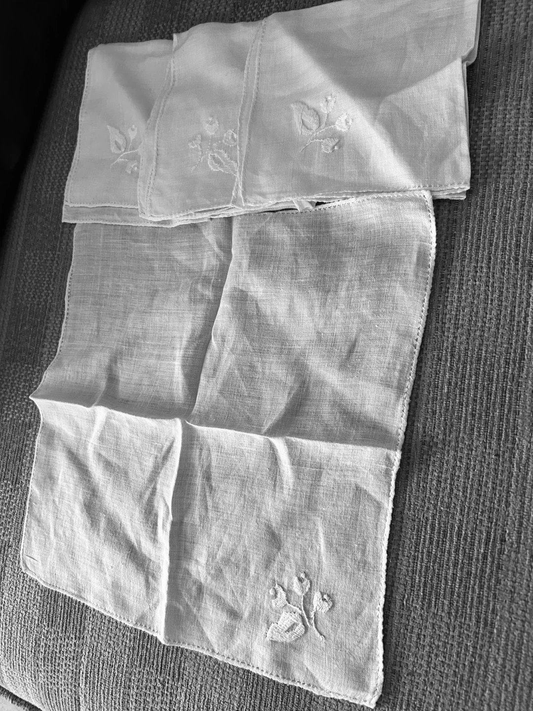 4 LINEN Embroidered napkins or Hankies