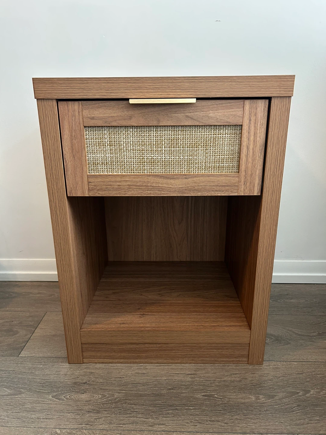 Brand New End Table - photo 2