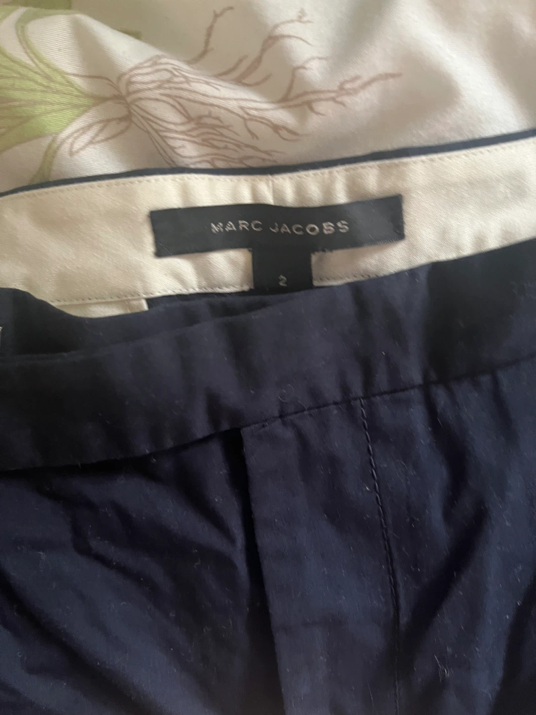 Marc Jacobs Navy Blue Pleated Shorts Size 2 - photo 2