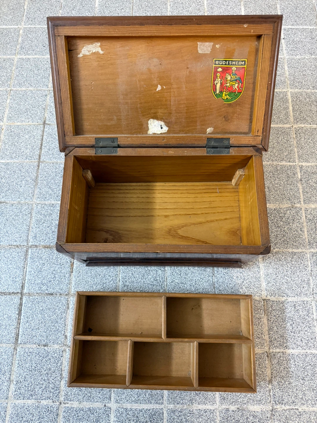 Antique Wooden Jewelry Box with Rudesheim Emblem - photo 2