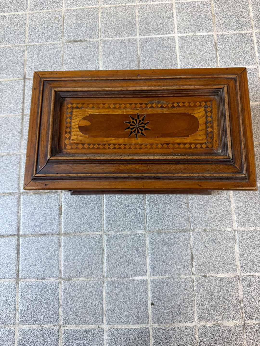 Antique Wooden Jewelry Box with Rudesheim Emblem - photo 4