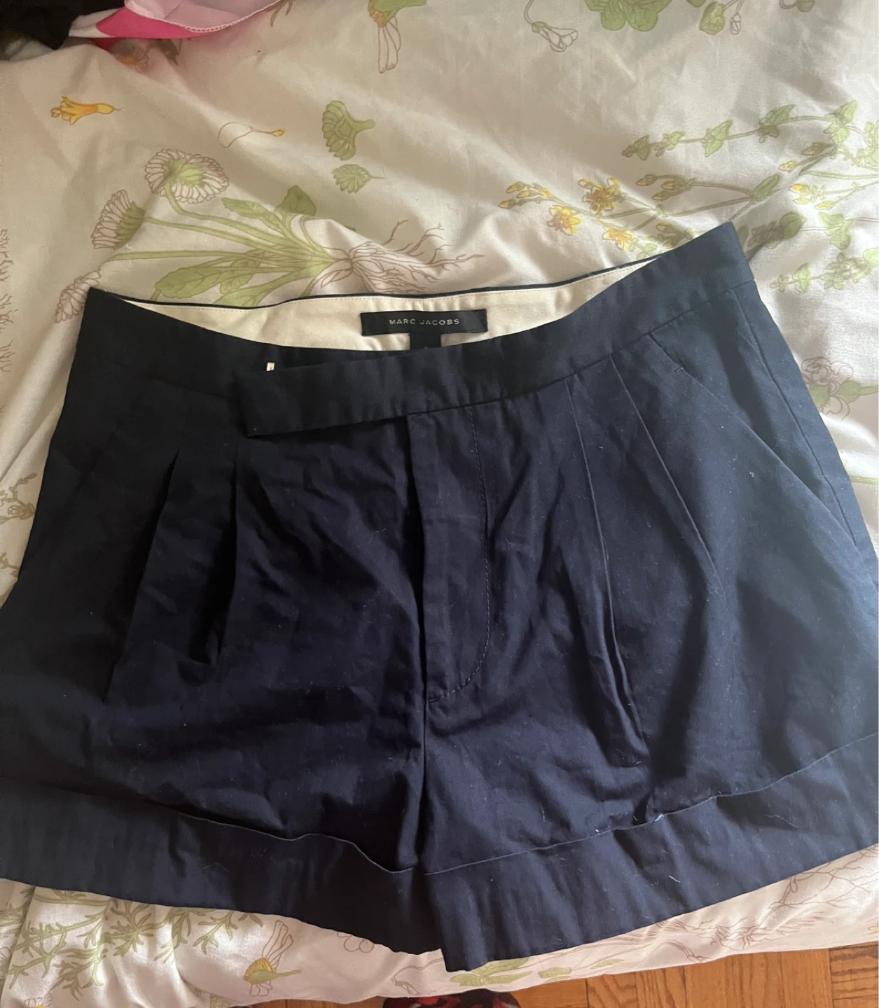 Marc Jacobs Navy Blue Pleated Shorts Size 2