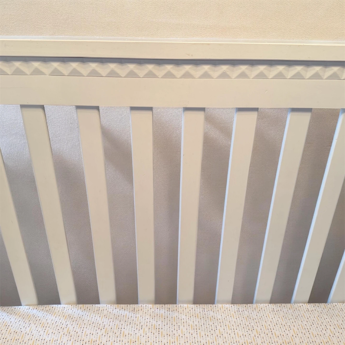 White Toddler Bed/Crib Conversion - photo 2