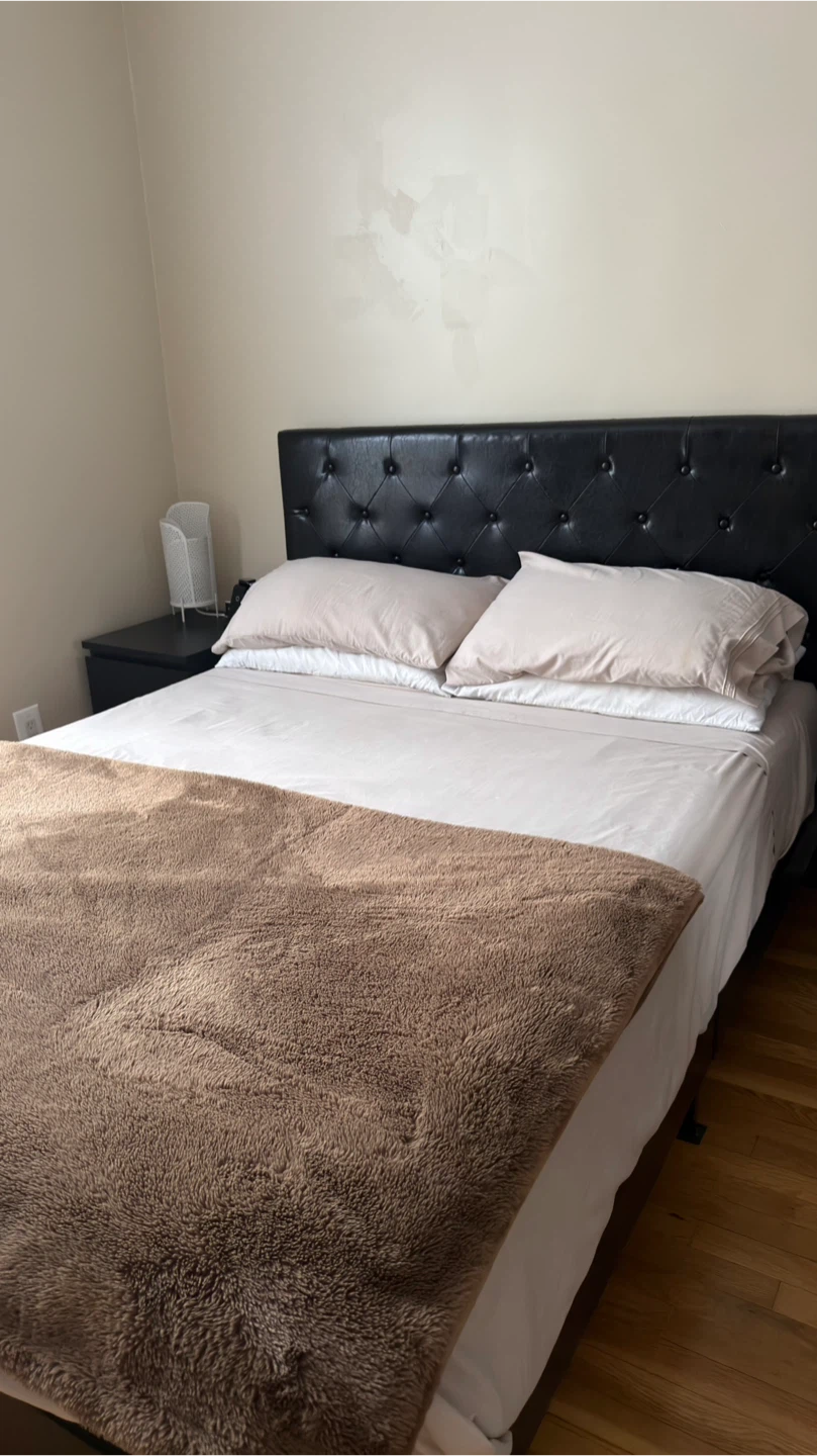Black Faux Leather Tufted Headboard Bed Frame - photo 2