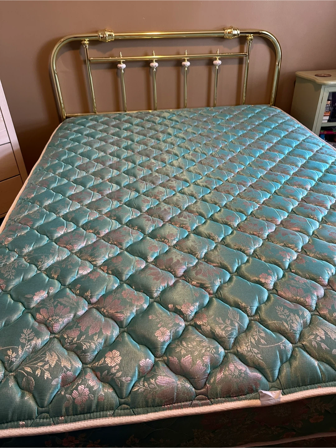 FREE: queen size bed