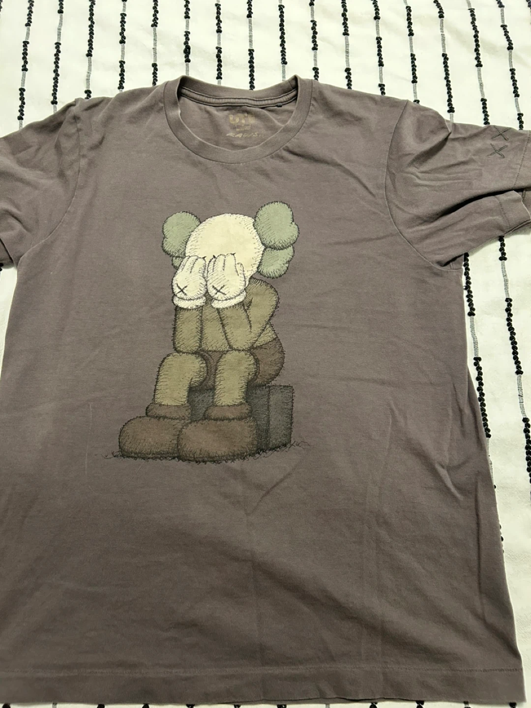 Uniqlo x KAWS T-Shirt - photo 2