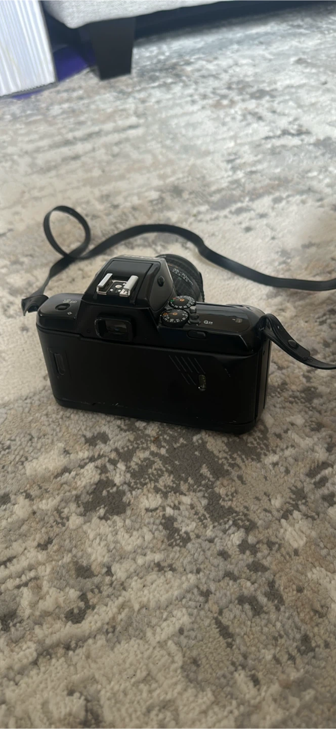 Nikon N5005 35mm SLR Film Camera with Lens and Case - photo 3
