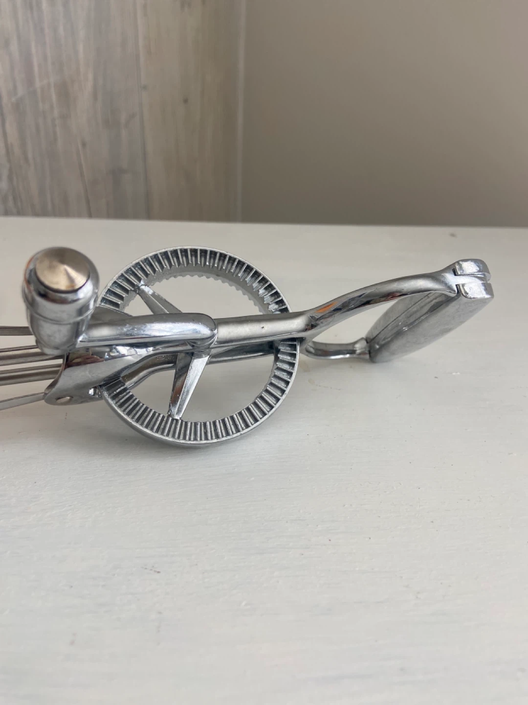 Vintage Hand Crank Egg Beater Whisk - photo 2