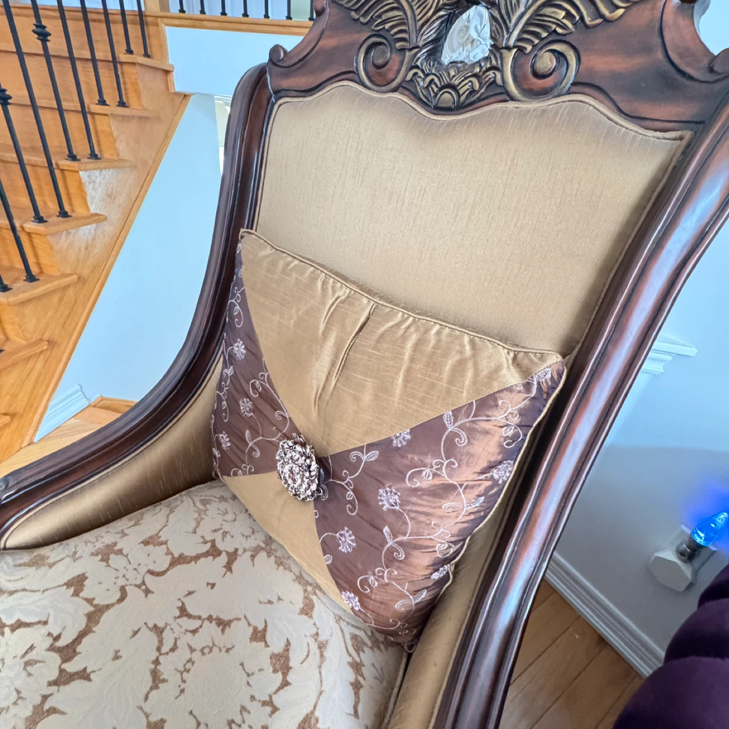 Vintage Ornate Sofa with Accent Pillows - photo 2