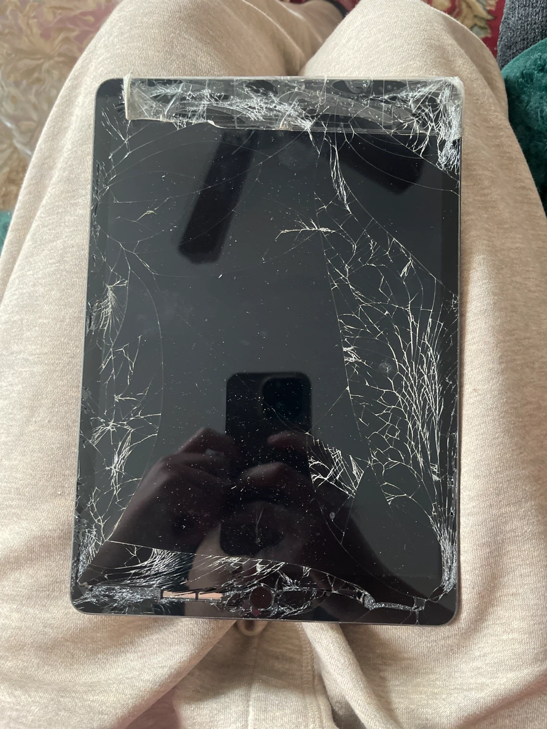 Apple iPad (Damaged Screen) - photo 2