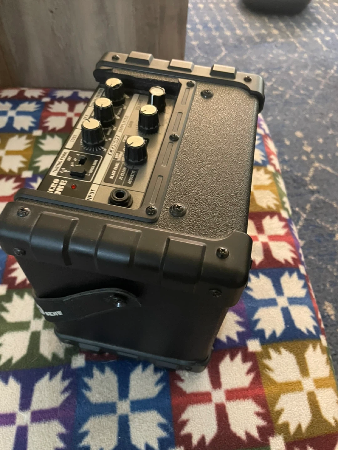 Roland Micro Cube combo guitar amp - photo 4