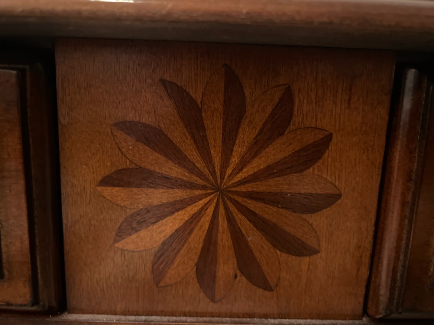 Wood Coffee Table w Inlaid Veneer Design – Solid Wood - photo 2