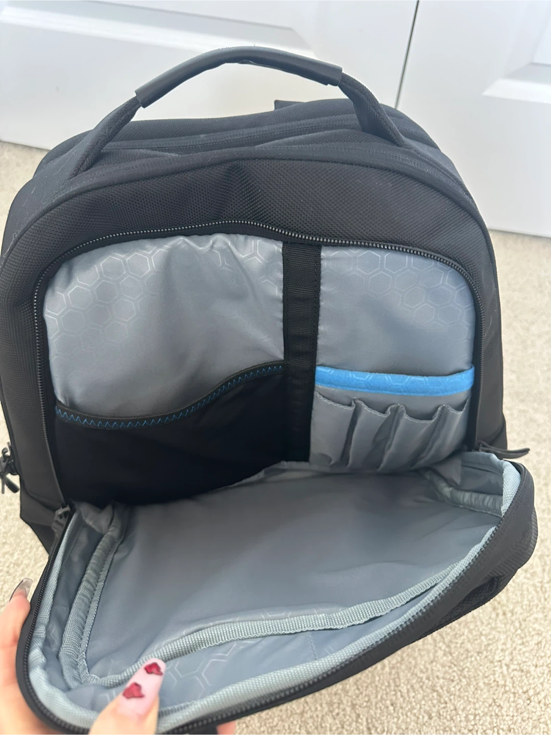 Travel laptop backpack - photo 4
