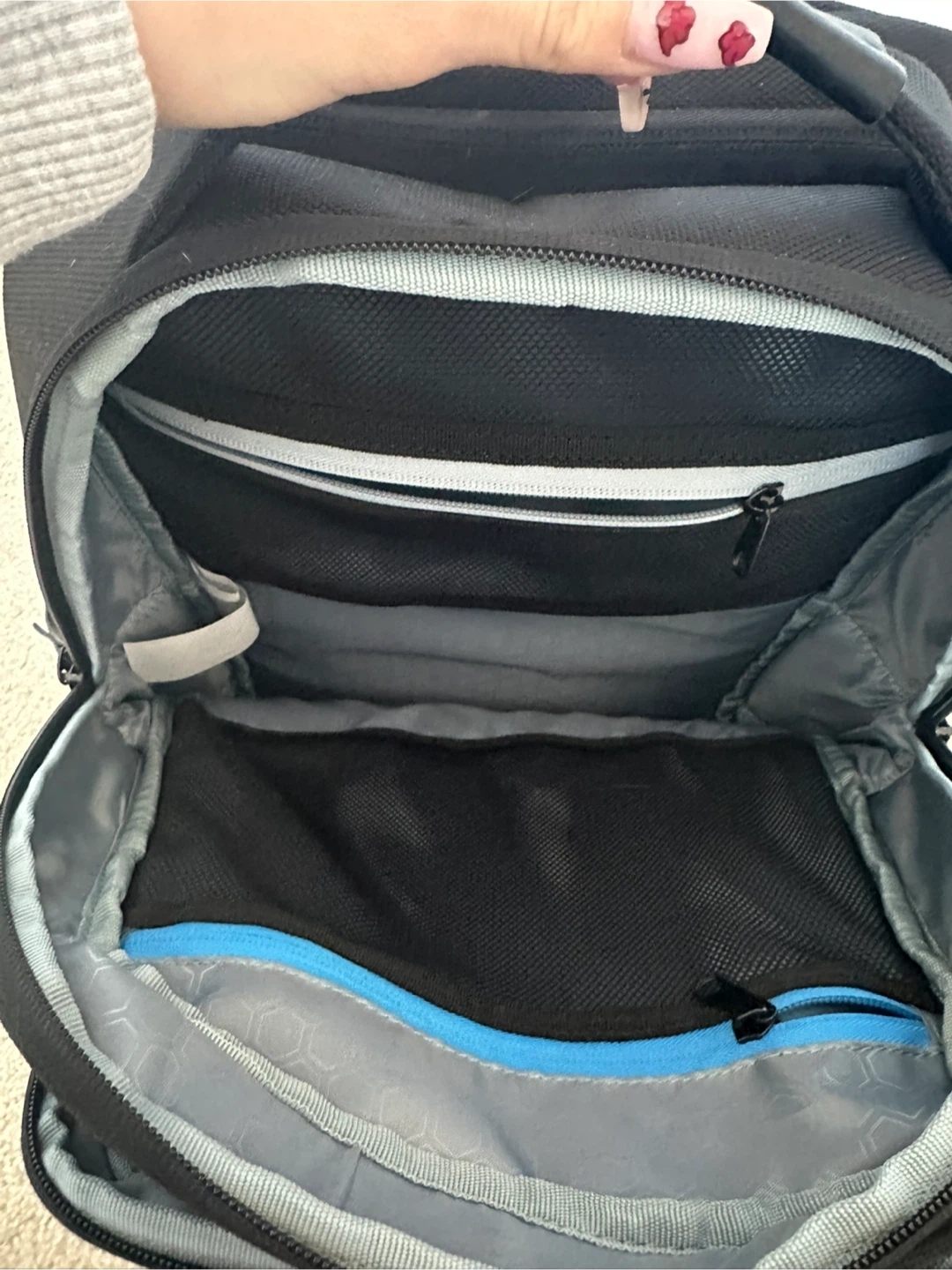 Travel laptop backpack - photo 3