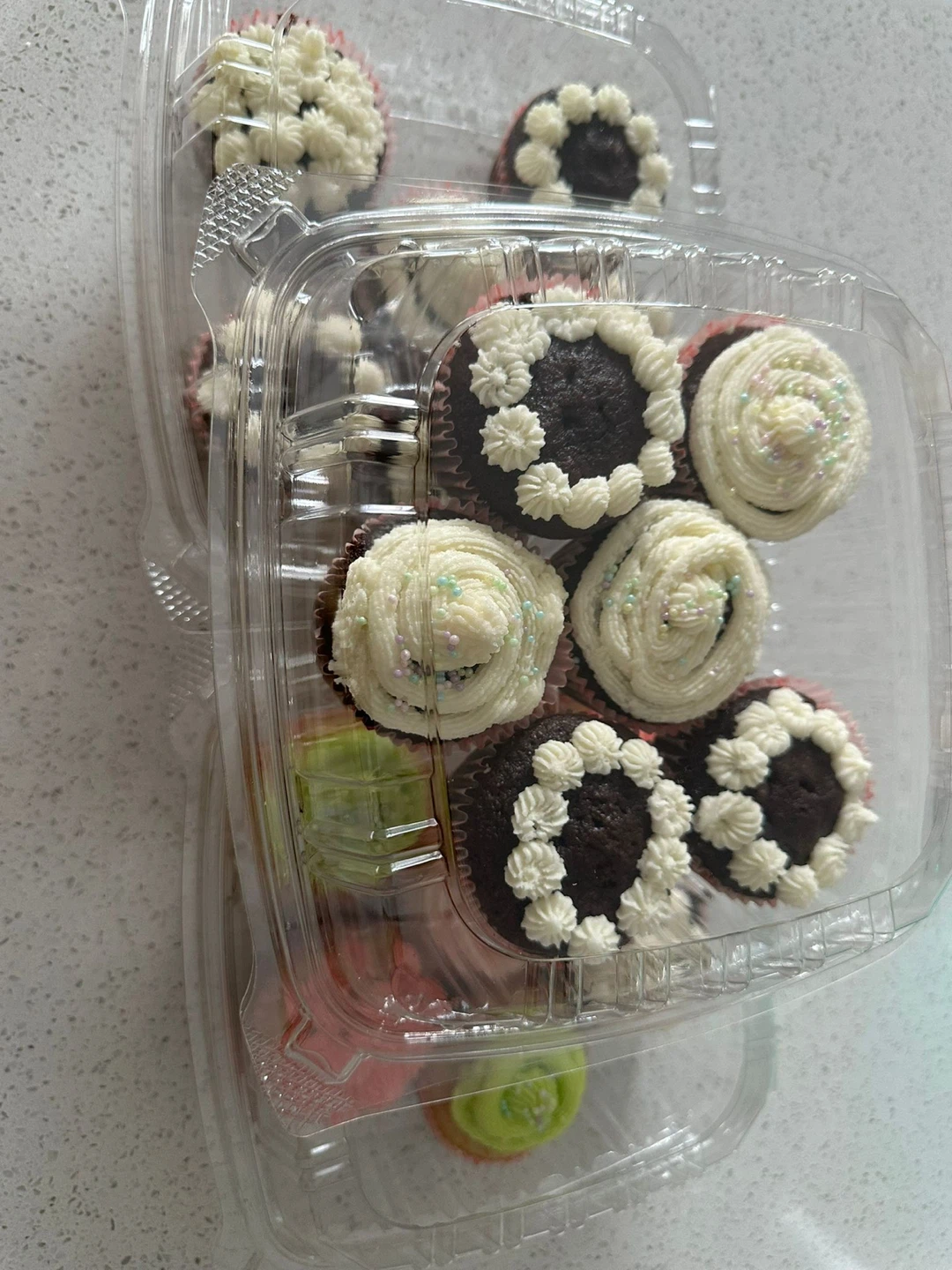 Cupcakes - Vanilla and chocolate Flavours - photo 2