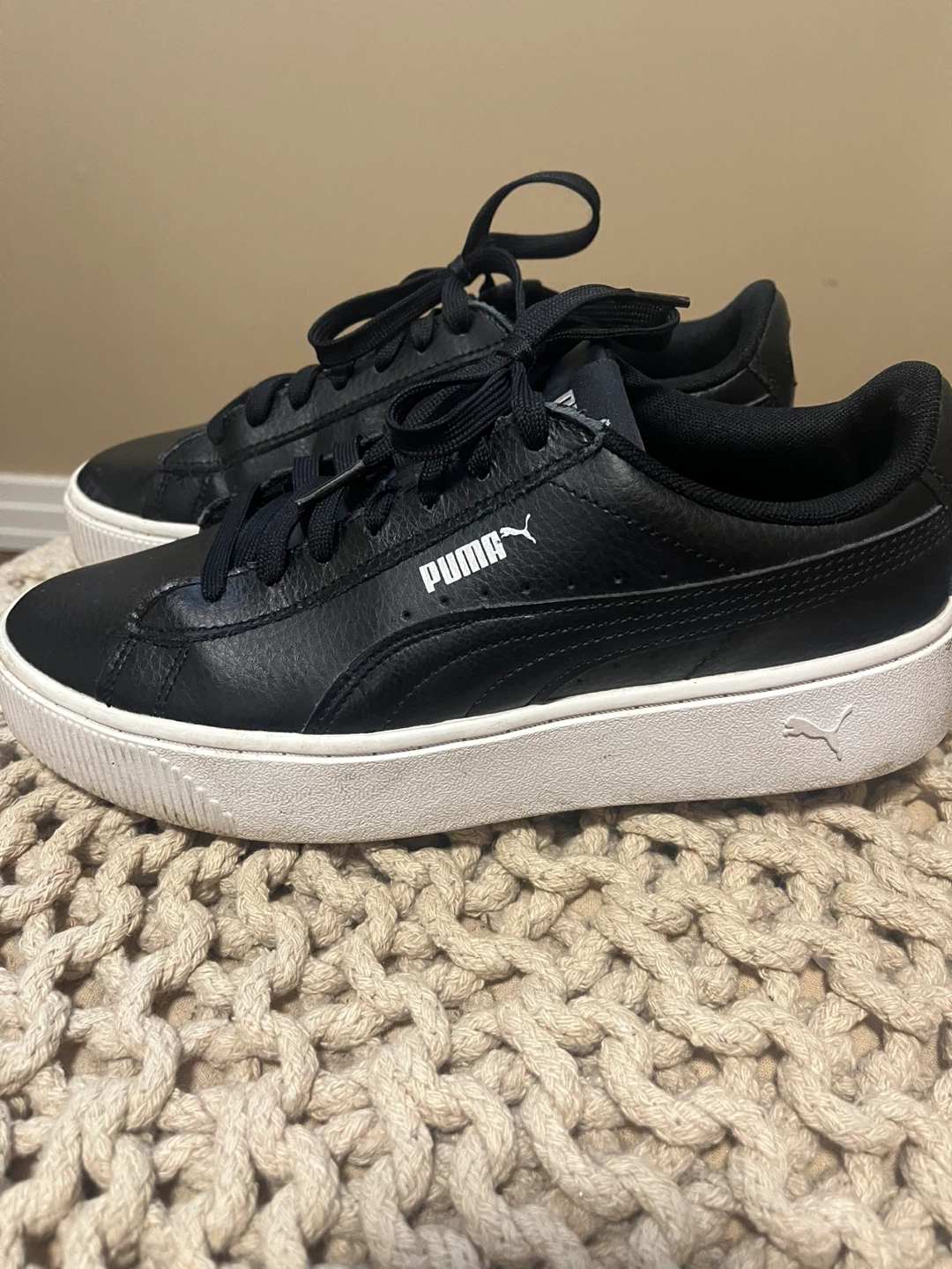 Puma Smash Platform Sneakers - Black - Women's Size 6