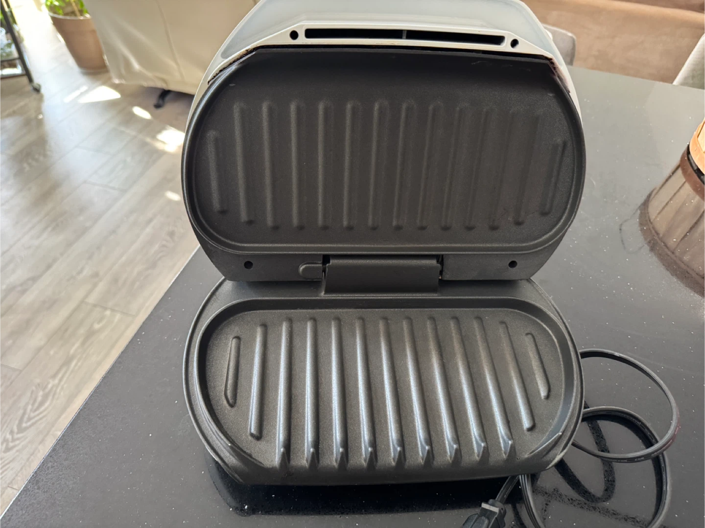 George Foreman Lean Mean Fat Grilling Machine - photo 2