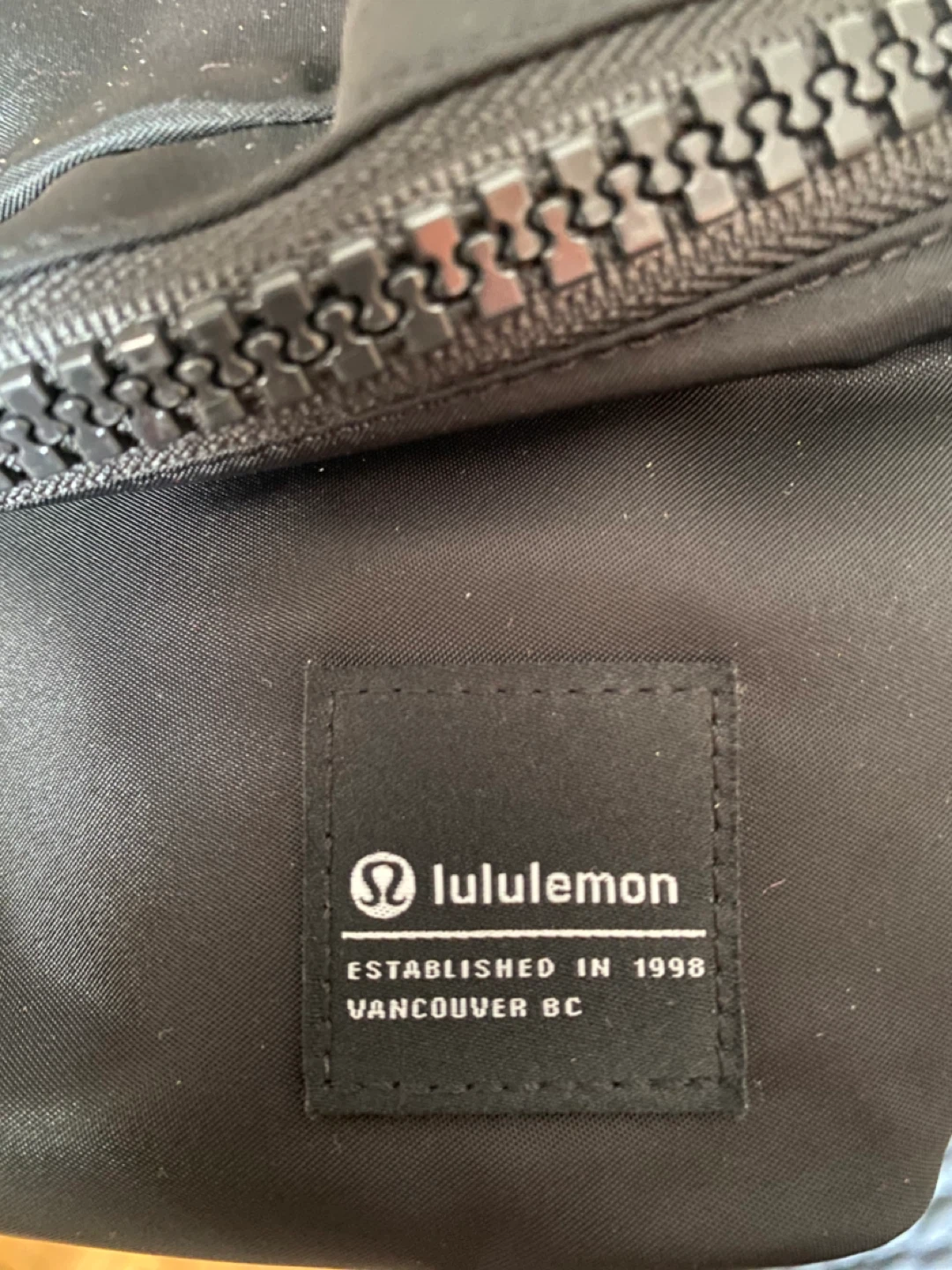 Lululemon Everywhere Belt Bag Black - photo 2
