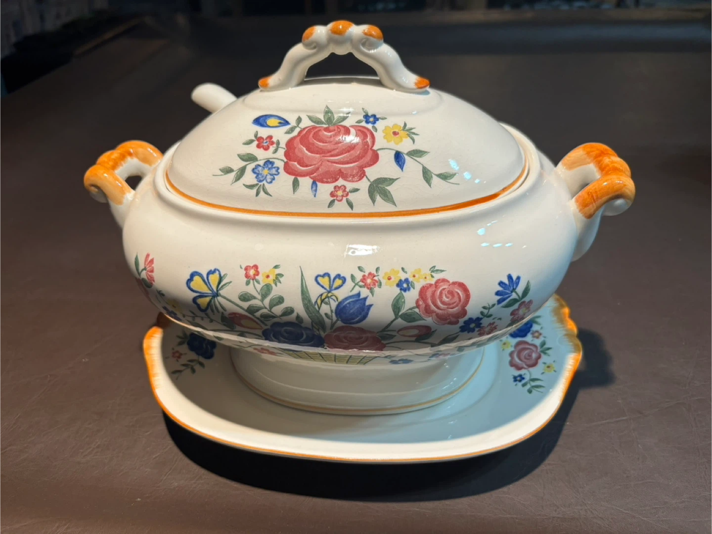 Vintage Ceramic Floral 2.5Q Soup Tureen with Ladle & Platter - photo 2