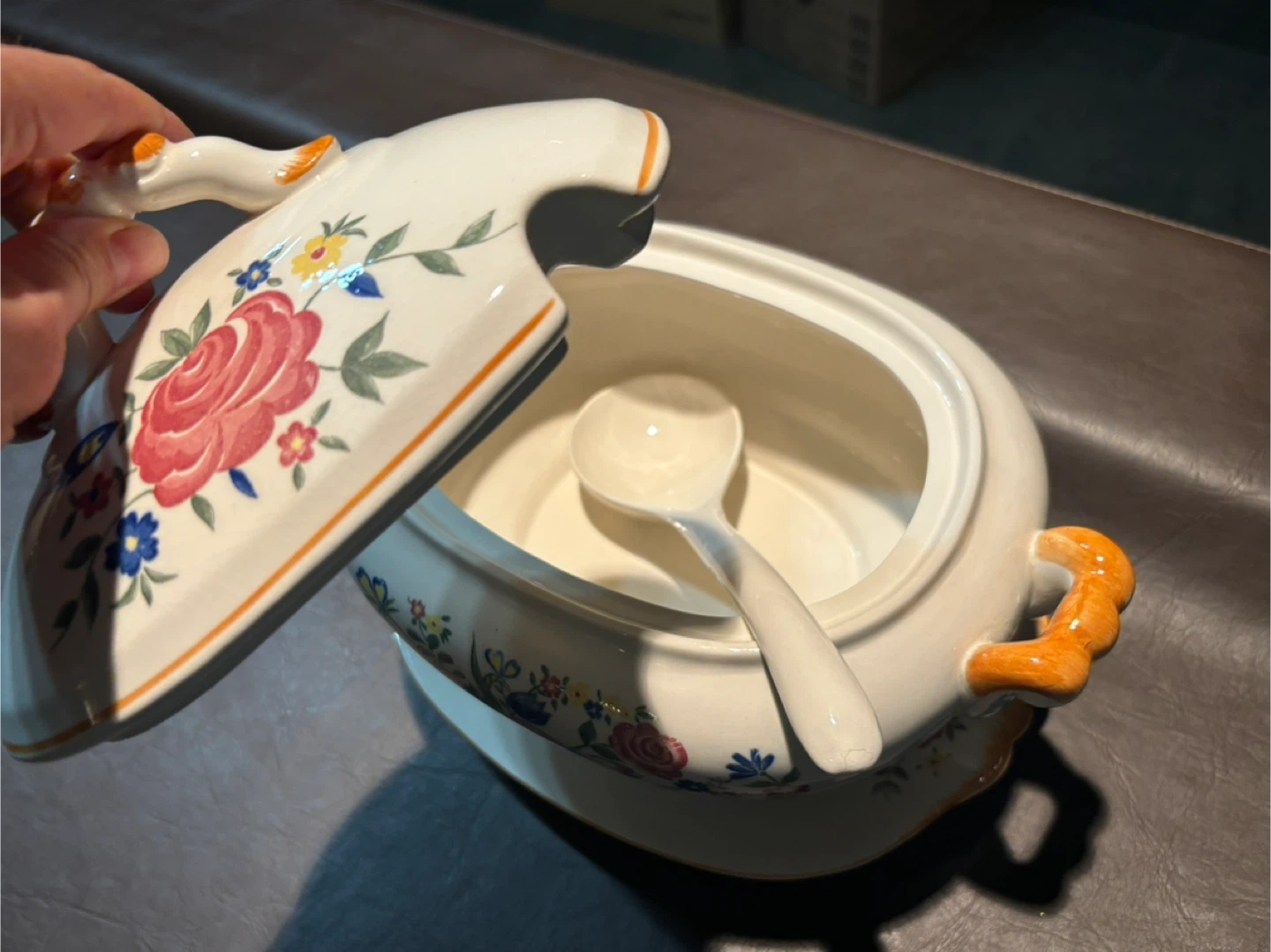 Vintage Ceramic Floral 2.5Q Soup Tureen with Ladle & Platter - photo 3