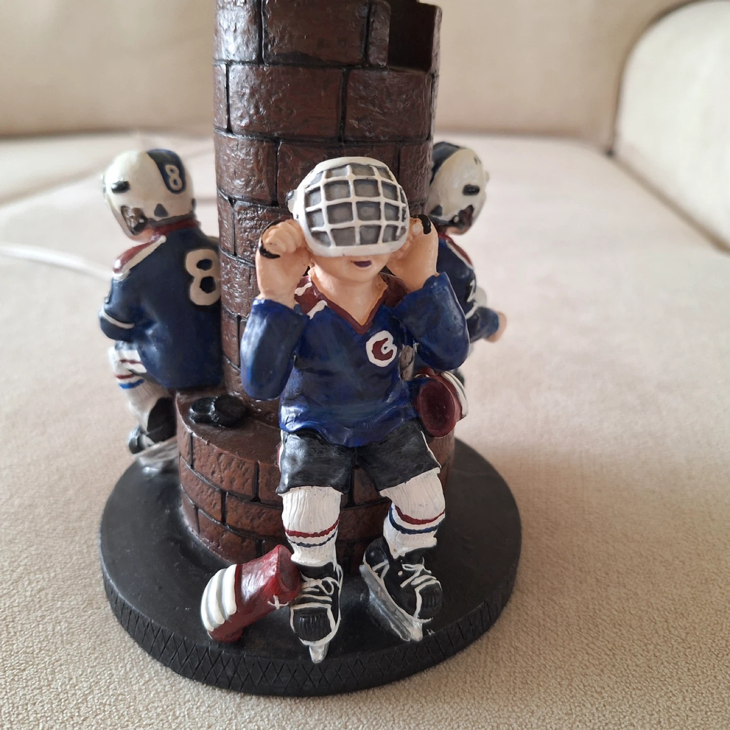 Hockey Player Themed Lamp - photo 4