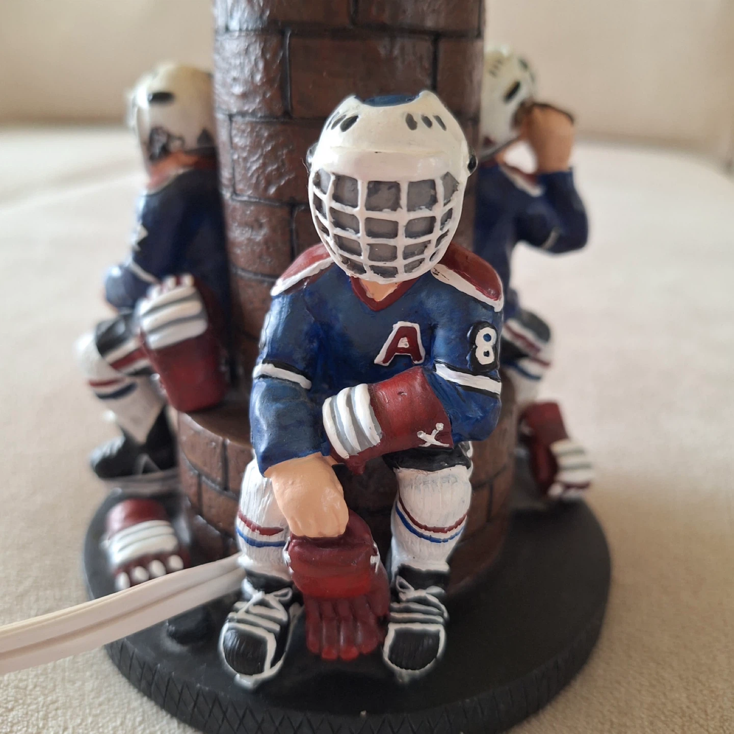 Hockey Player Themed Lamp - photo 3