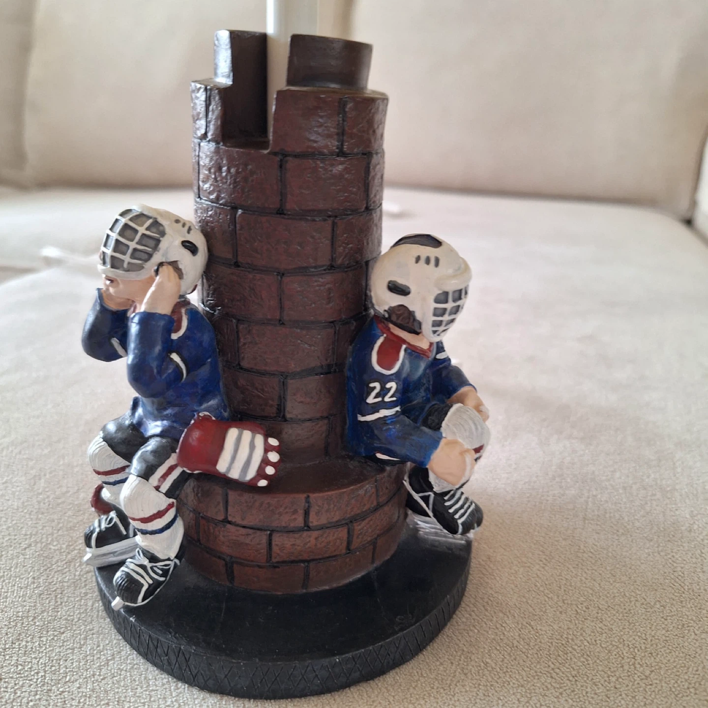 Hockey Player Themed Lamp - photo 5