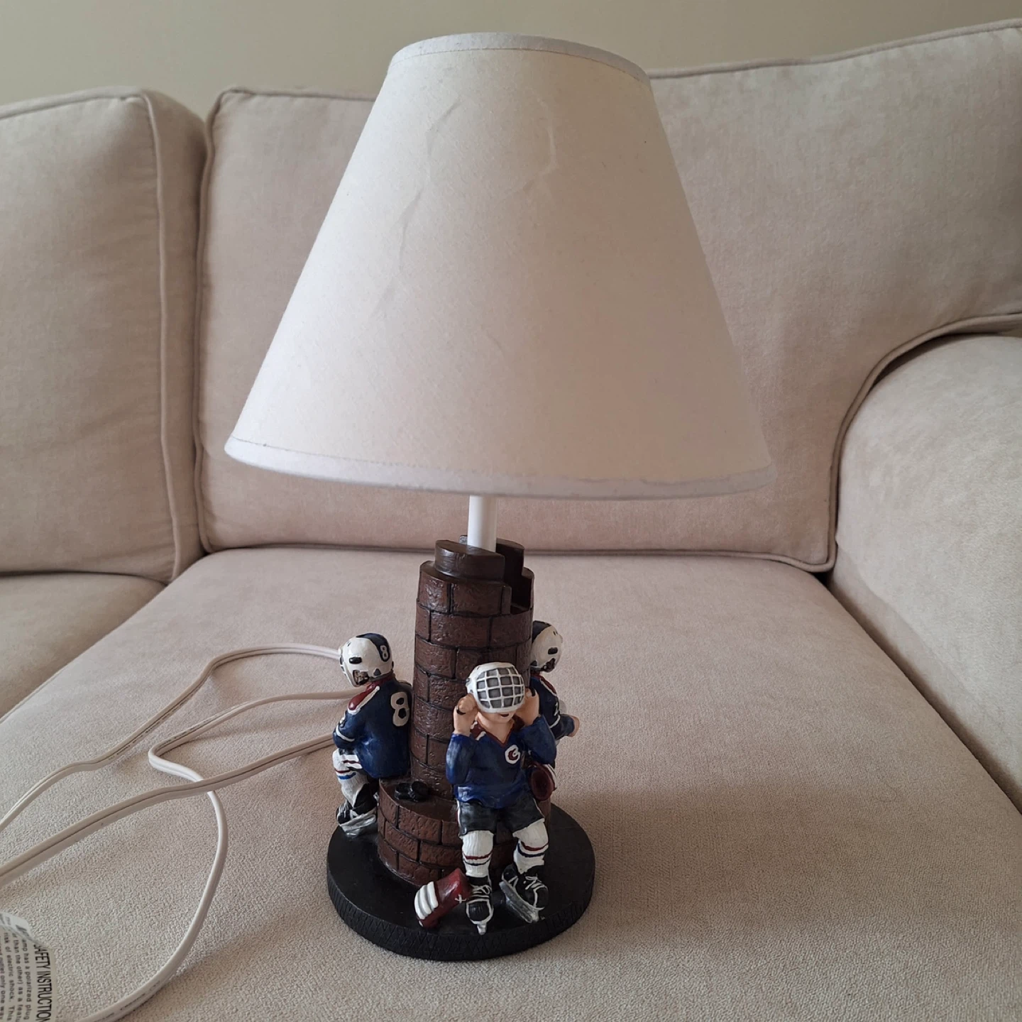 Hockey Player Themed Lamp - photo 2