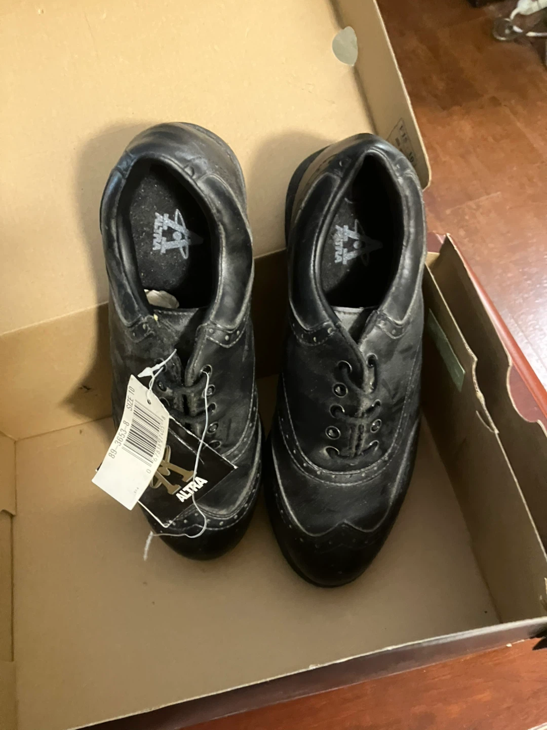 Altra Black Leather Golf Shoes with Spikes Size 10