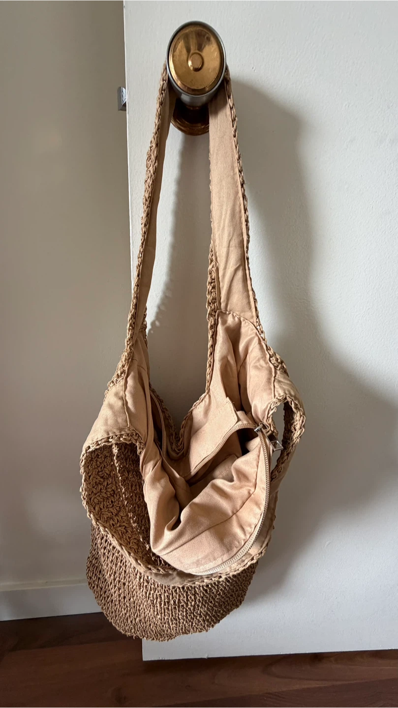 Woven Straw Shoulder Bag - photo 2