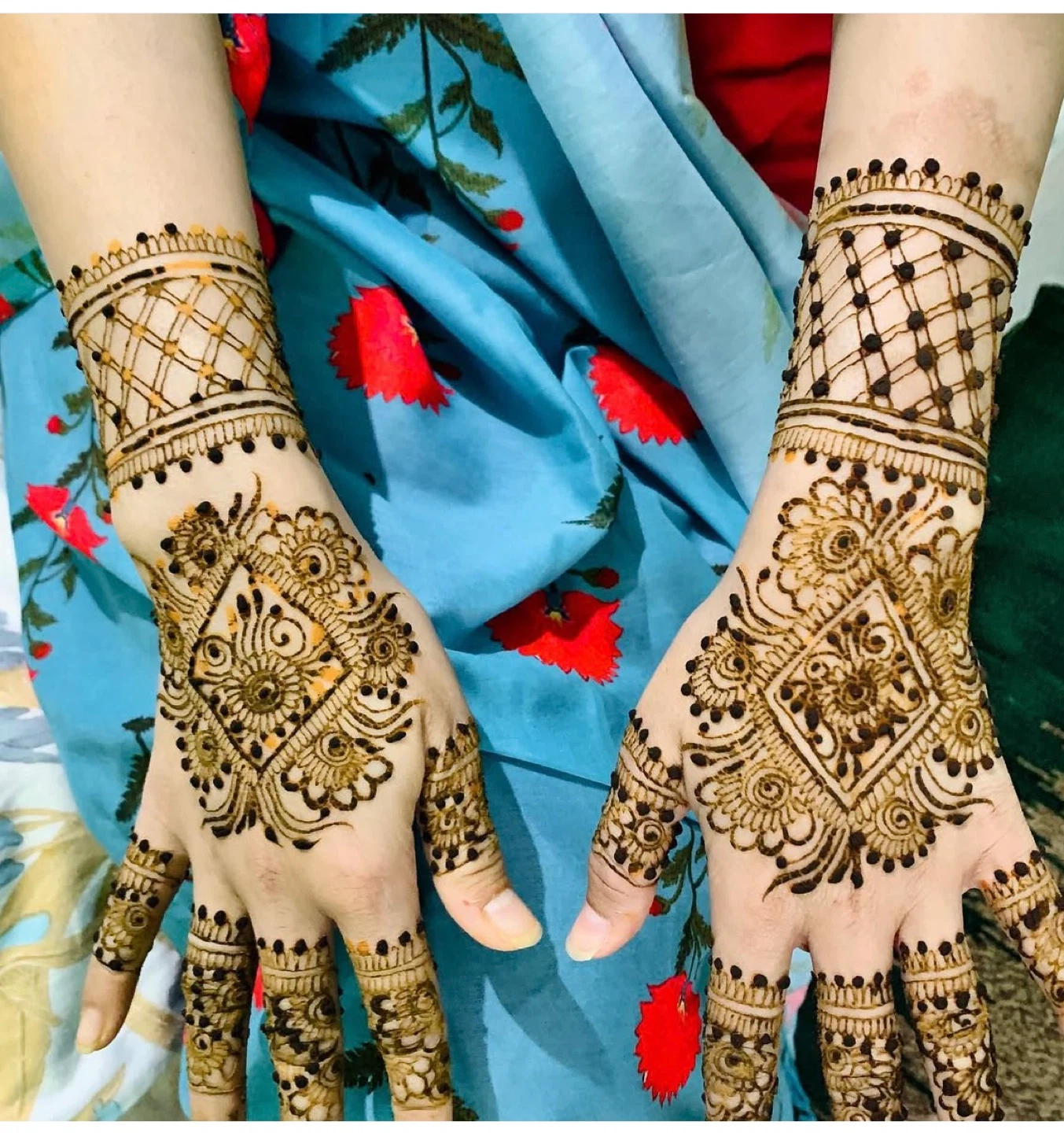 Henna Hand Designs - photo 2