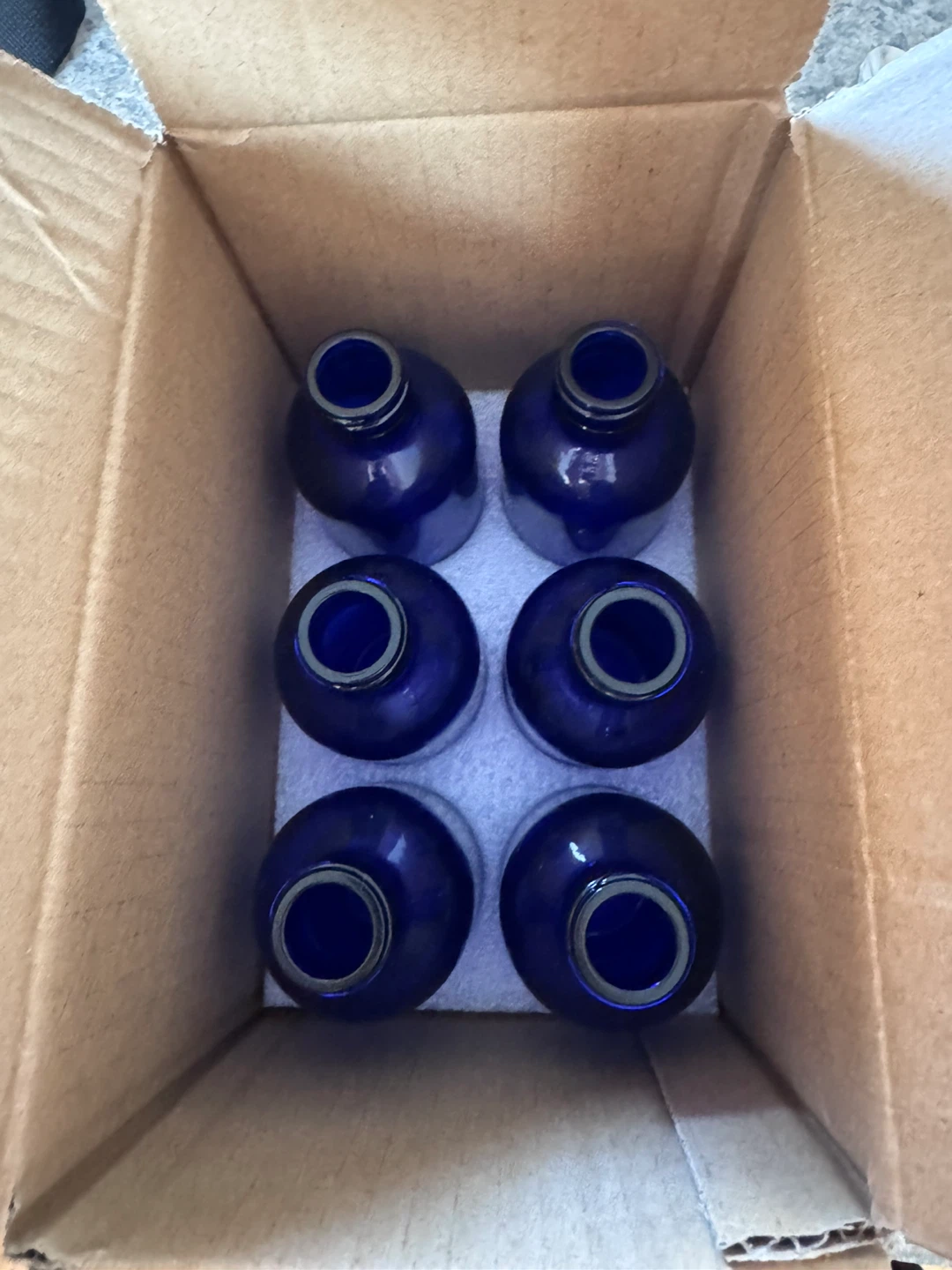 6x Blue Glass Spray Bottles with Black Sprayers - photo 2