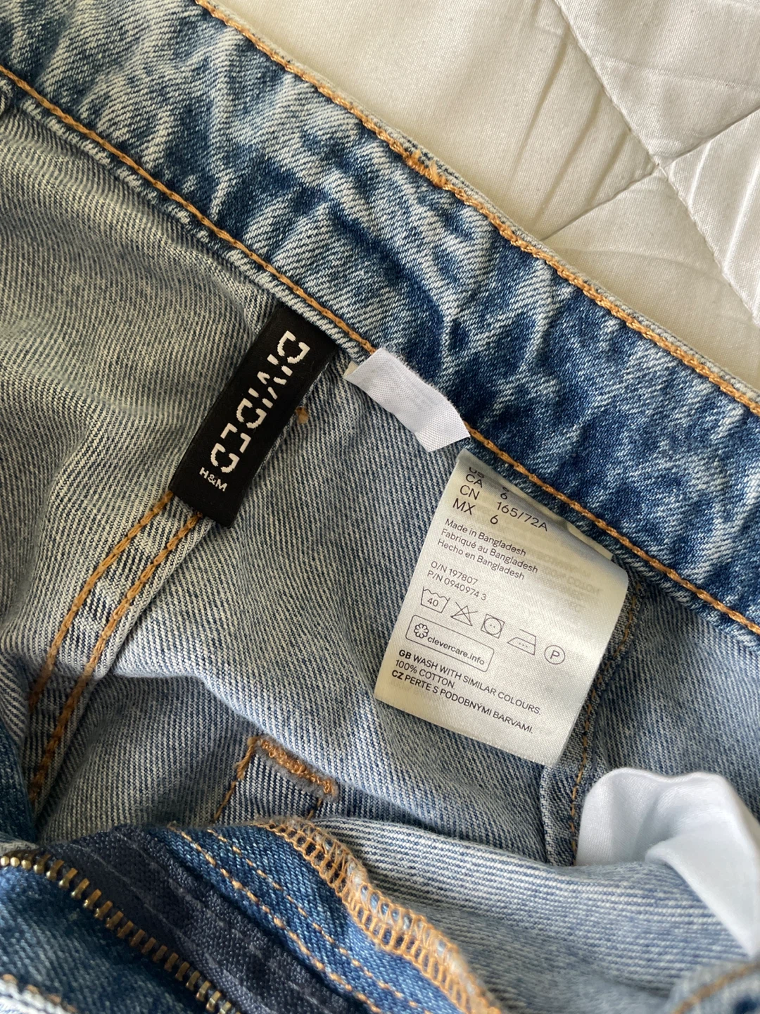 H&M Divided Light Wash Denim Jeans Size 6 - photo 3