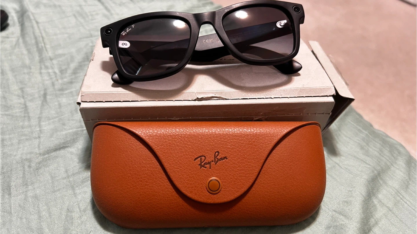 Ray-Ban Stories Wayfarer Sunglasses