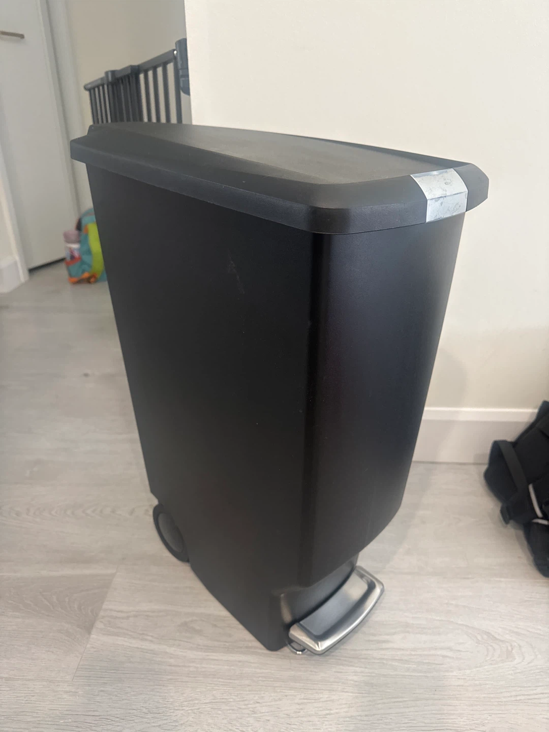 Black Step Can Trash Bin