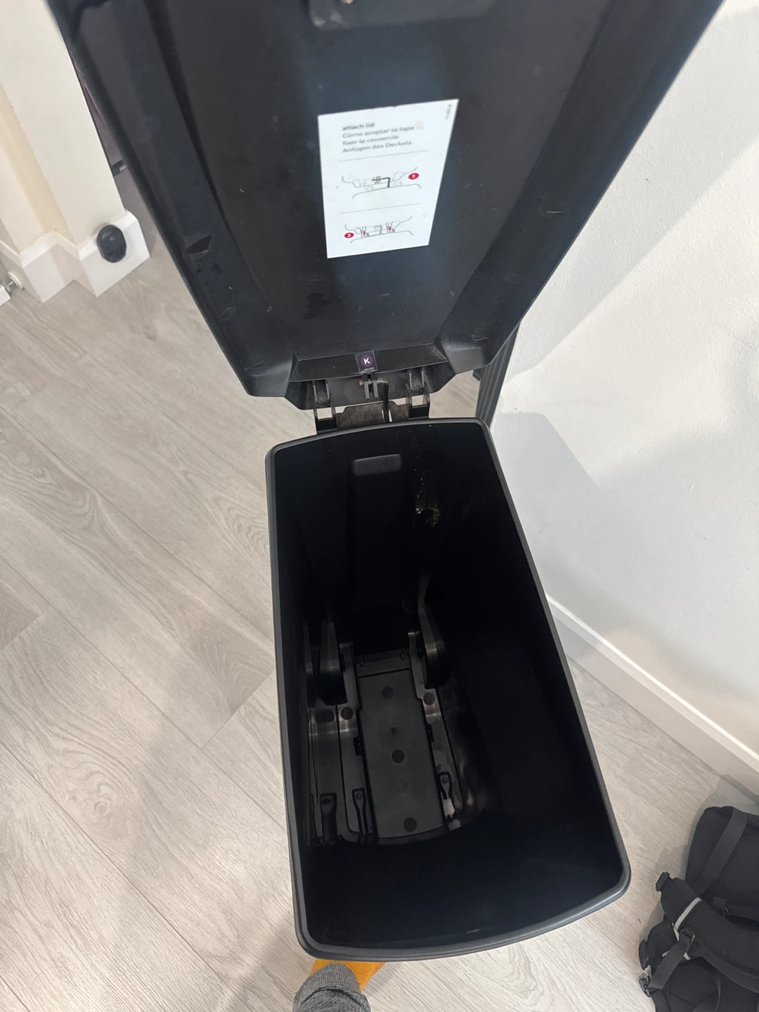 Black Step Can Trash Bin - photo 2