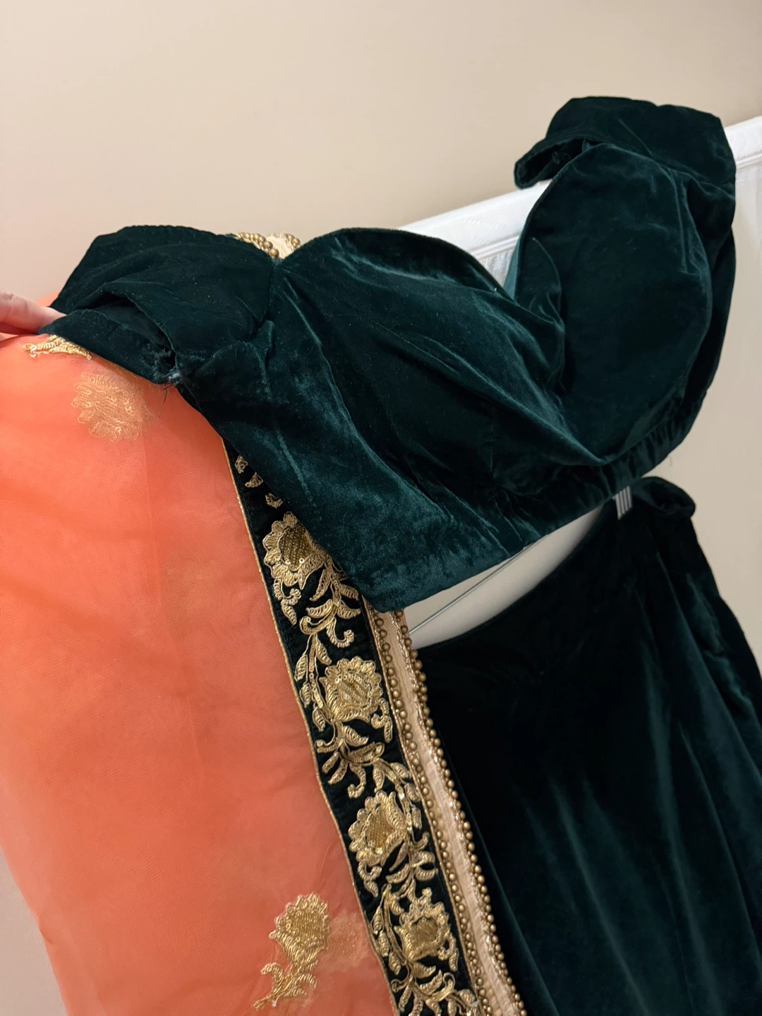 Green Velvet Dress with Peach Dupatta - photo 2