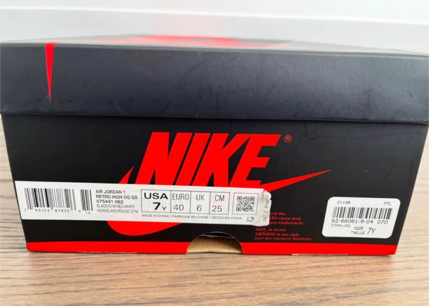 Nike Air Jordan 1 Retro High OG Bloodline Sneakers - photo 5