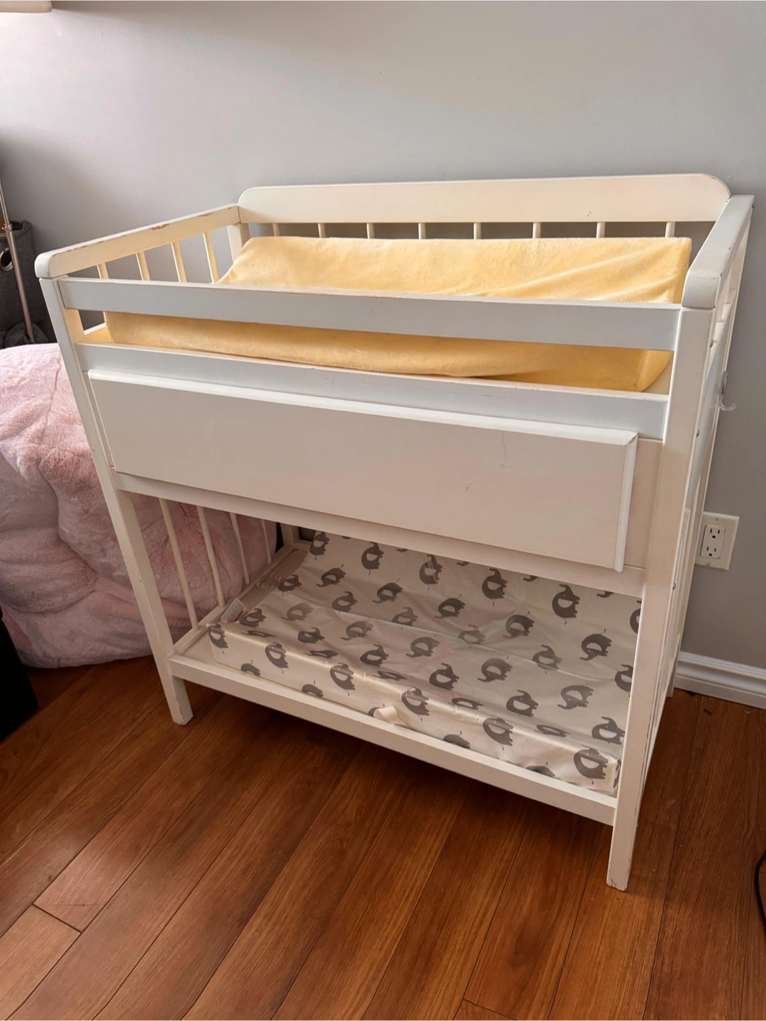 Playpen, Changing Table, High Chair read description 🤝 - photo 2